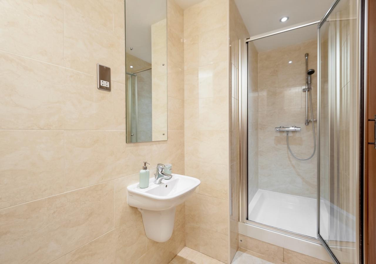 The Holyrood Road Residence Édimbourg Extérieur photo